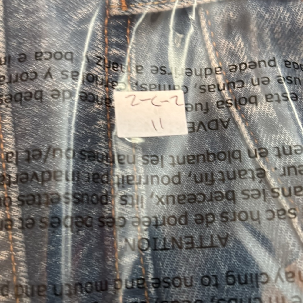 Levi's Classic Blue Ripped Jean Shorts - Picture 14 of 14